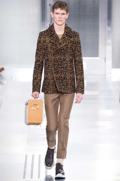 Look 14